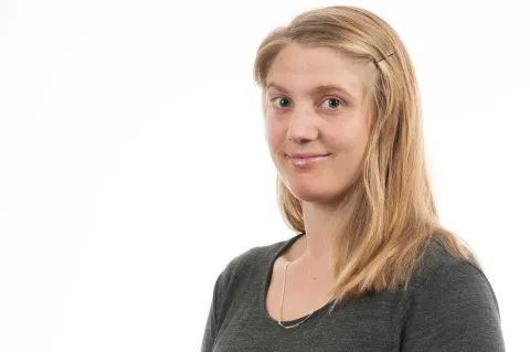 MAGAZIN Holly Ellyatt Profile - CNBC