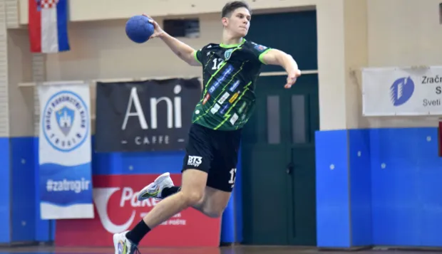 Biti na istom terenu s idolom je ludo, ispunjenje onog sna s početka, kada počinje&scaron; igrati