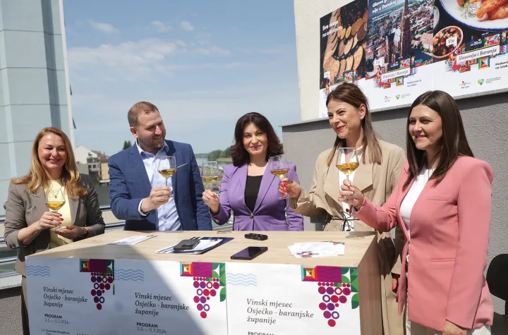 Osijek, 27. 04. 2026., Lučki prilaz 1, Akademis, Vinski mjesec, konferencija za medije, press, Tajana Rogulja; Mislav Mati&scaron;ić; Nata&scaron;a Trami&scaron;ak; Željka Bagarić; Marija Borko SNIMIO BRUNO JOBST