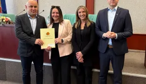 VINKOVCIŽupanija vukovarsko-sriejmska uručila je ugovore o sufinanciranju projekata i programa udruga iz područja socijalne skrbi&nbsp;za 2026. Za rad udruga osigurano je 30.000 euratravanj 2026.