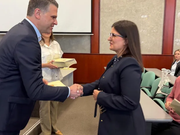 VINKOVCIŽupanija vukovarsko-sriejmska uručila je ugovore o sufinanciranju projekata i programa udruga iz područja socijalne skrbi&nbsp;za 2026. Za rad udruga osigurano je 30.000 euratravanj 2026.