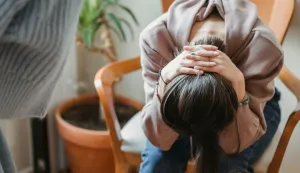 mladi depresija anksioznost ilustracija