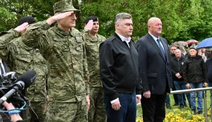 Slavonski Brod, 29.04.2026 - Predsjednik Republike Zoran Milanovi? i potpredsjednik Vlade i ministar hrvatskih branitelja Tomo Medved sudjelovali su na obilje?avanju 35. obljetnice 3. gardijske brigade "Kune". foto HINA/ ik