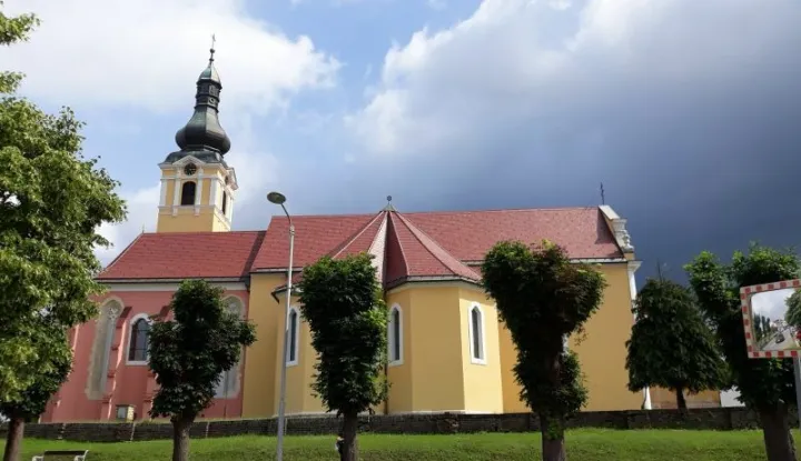 NA&Scaron;ICE - Župna crkva sv. Antuna Padovanskog u Na&scaron;icama. Ustupljena fotografija