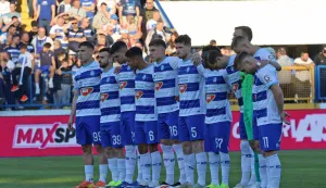 Osijek, 02.05. 2026, Stadion Gradski vrt, nogomet, Vukovar - Osijek, SuperSprot HNL 25/26. Osijek, minuta &scaron;utnje za poginule redarstvenike.snimio GOJKO MITIĆ