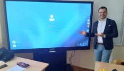 Biv&scaron;i učenik Gimnazije u Županji &scaron;koli darovao displaye