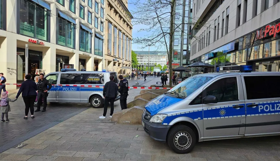 Nekoliko osoba ozlijeđeno je u nesreći u centru grada Leipziga na istoku Njemačke u ponedjeljak poslijepodne, rekla je policija AFP-u. 
