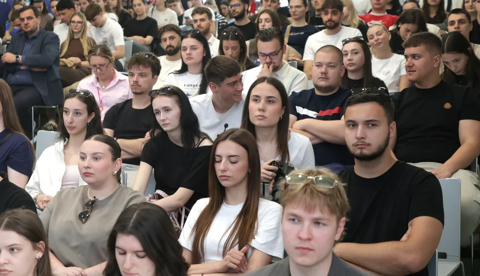 Osijek, 05. 05. 2026., EFOS, Career day, otvorenje, &scaron;tandovi, studenti, studentSNIMIO BRUNO JOBST
