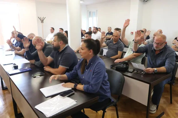Osijek, 05. 05. 2026, Kuća nogometa, Kupsak ulica. Izvanredna izborna skup&scaron;tina Nogometnao sredi&scaron;ta Osijek...snimio GOJKO MITIĆ
