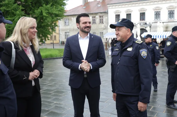 Osijek, 07. 05. 2026., Trg sv. Trojstva, postani policajac, kampanja, policija, demostracija, Daria Palo&scaron;; Dragan Vulin; Ladislav BeceSNIMIO BRUNO JOBST