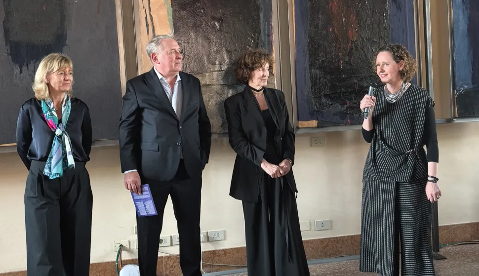 VENECIJANSKI BIJENALE, NINA MBULJEN KORŽINEK