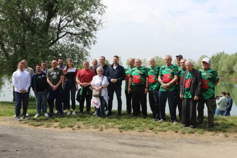 Osijek, 09. 05. 2026, Bajer, Jug 2. Obilazak početka radova na uređenju Sportsko - rekreacijskog centra Bajer na Jugu 2. Zajednička fotografija.snimio GOJKO MITIĆ