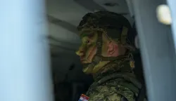 Zagreb, 2.5.2026.- Ro?nici na temeljnom vojnom osposobljavanju (TVO) sudjelovali su u uvje?bavanju transporta helikopterom Hrvatskog ratnog zrakoplovstva (HRZ), priop?ilo je u subotu Ministarstvo obrane (MORH), prenose?i i dojmove ro?nika kojima je to bilo jedinstveno i nezaboravno iskustvo. Obuka ro?nika zna?ajno je oboga?ena potporom HRZ-a ?ijim je helikopterima Mi-171Sh provedeno prebacivanje dijela snaga na izdvojene lokacije, navodi MORH. foto HINA/ MORH/ M. Mo?et/ ua