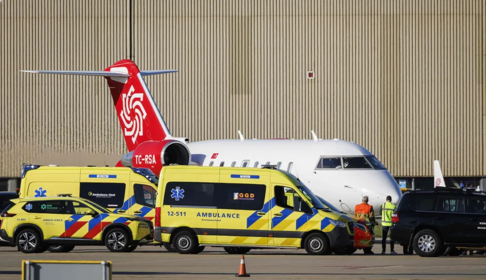 TOPSHOT - Second plane believed to be carrying a sick passenger from the hantavirus-hit cruise ship MV Hondius arrives at the Schiphol airport, near Amsterdam on May 7, 2026. The MV Hondius, a hantavirus hotspot, left Cape Verde on May 6, 2026 and is expected to arrive in Tenerife in the Spanish Canary Islands on May 9, from where the evacuation of passengers is expected to begin on May 11. According to the World Health Organization (WHO) and Oceanwide, three people?two sick crew members and one person who had been in contact with one of the confirmed cases?were evacuated. (Photo by Michel van BERGEN/ANP/AFP)/Netherlands OUT