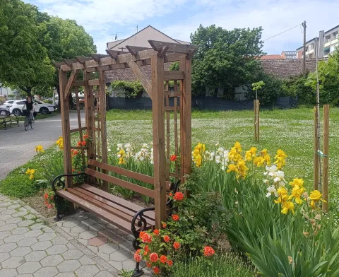 Cvjetna gredica u Županjifoto: Marija Le&scaron;ić Omerović