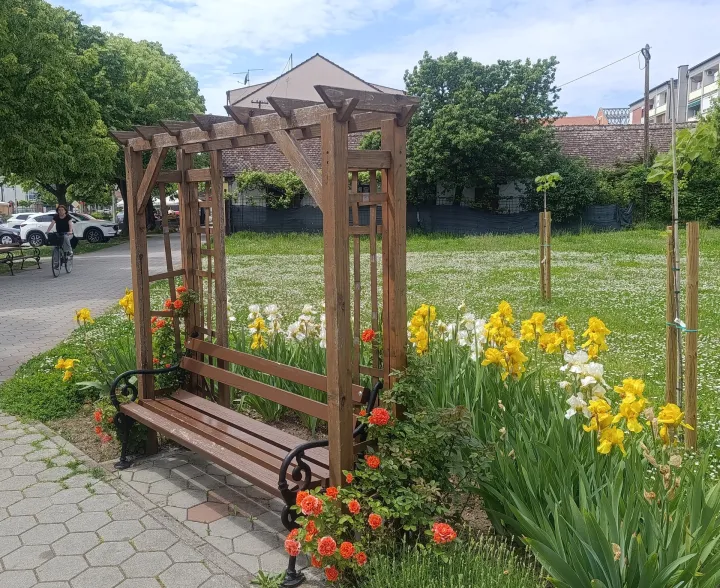 Cvjetna gredica u Županjifoto: Marija Le&scaron;ić Omerović