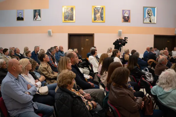 Osijek, 12. 5. 2026., Promocija knjige Camino autora Maria &Scaron;iljegapromocija; knjiga; Camino; posjetitelji; sudionici
