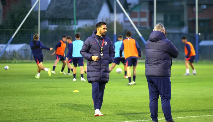Osijek, 27. 10. 2025., Opus Arena, Hrvatska nogometna reprezentacija, U-17, priprema, pripreme, trening, Marijan Budimir - izbornik SNIMIO BRUNO JOBST