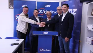 NOVA GRADI&Scaron;KA, 13. svibnja 2026. (Hina) - Ministar mora, prometa i infrastrukture Oleg Butković podržao je u srijedu HDZ-ova kandidata za gradonačelnika Nove Gradi&scaron;ke Bernardina Trnku i pritom predstavio programska rje&scaron;enja za pobolj&scaron;anje prometne infrastrukture u gradu.