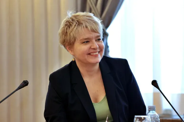 MAGAZIN KURATKO PANI Moju fotografiju potrebno je potpisati @Dražen Kopač