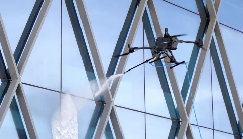 Osijek, 15. 05. 2026., GC, OSIJEK DRON EXPO, drugi dan, sajam, demostracija opreme, dron, pranje fasada; pranje staklenih povr&scaron;ina; DronovaSNIMIO BRUNO JOBST