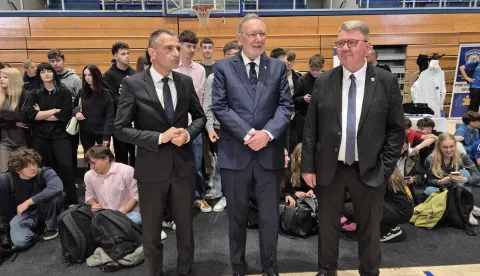Čakovec, 15.05.2026. - Potpredsjednik vlade i ministar unutarnjih poslova Davor Božinović u petak je sudjelovao na Danu otvorenih vrata Policijske uprave međimurske u Čakovcu te poručio da ga raduje &scaron;to zanimanje za posao policijskog službenika ne pada, već raste. foto HINA/ Sini&scaron;a KALAJDŽIJA/ tm
