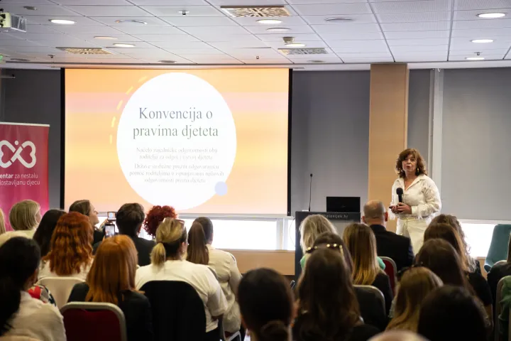 Osijek, 15. 5. 2026., Psihosocijalni aspekti suvremenog roditeljstvaTatjana Katkić Stanić; pravobraniteljica za djecu; Suvremeno roditeljstvo; psihosocijalni aspekti; centar za zlostavljanu djecu; CSI; roditeljstvo