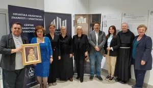 VINKOVCIU Vinkovcima je održan znanstveno-stručni skup u povodu 100. godi&scaron;njice rođenja Vinkovčanke, Alojzije Ulman, sakralne kiparice, povjesničarke umjetnosti i kulturne djelatnicesvibanj 2026.
