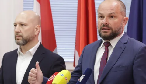 Zagreb,16.05.2026 - Održana je Izborna konvencija SDP-a Zagrebačke županije.Predsjednik SDP-a Sini&scaron;e Hajda&scaron; Dončić i predsjednik SDP-a Zagrebačke županije Mihael Zmajlović dali su izjave za medije. Foto HINA/Tomislav Pavlek/tp