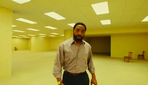 film "Backrooms: Bez izlaza" ("Backrooms")