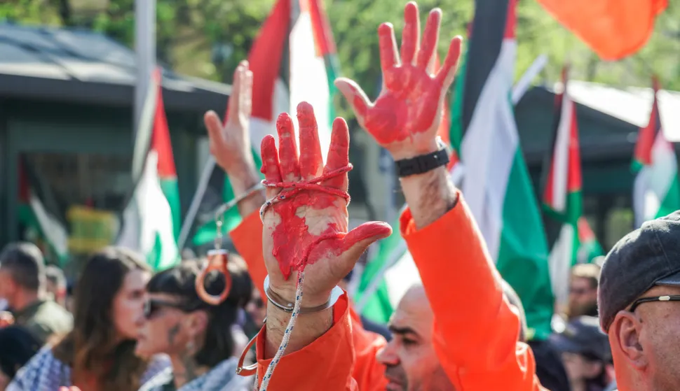 MILAN - March organized by the Association of Palestinians in Italy (API) against the war and the death penalty for prisoners, partisans, and Palestinians held in Israeli jails. April 4 (Photo by Emanuele De Carli/ipa-agency.net/IPA/Sipa USA) Photo: IPA/SIPA USA
