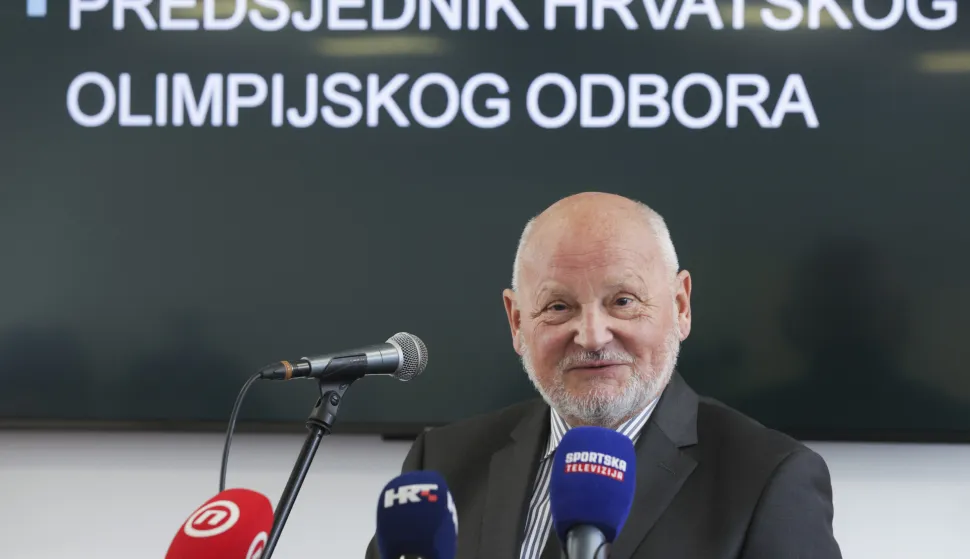 Zagreb, 17.03.2025. - Biv&scaron;i urednik sportske redakcije HINE Ante Drpić dobitnik je nagrade za životno djelo Hrvatskog zbora sportskih novinara (HZSN), dok je novinar godine Dražen Brajdić iz Večernjeg lista. U prostorijama HOO-a svečano su uručene nagrade i priznanja HZSN-a za 2024. godinu. Na fotografiji predsjednik HOO-a Zlatko Mate&scaron;a. foto HINA/ Lana SLIVAR DOMINIĆ/ lsd