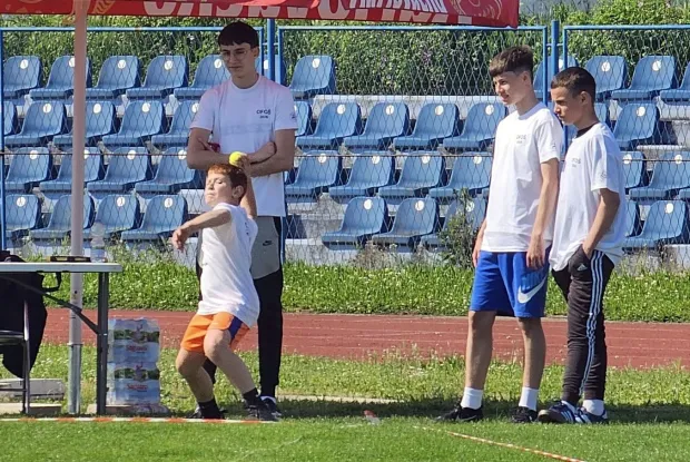 bacanje loptice 