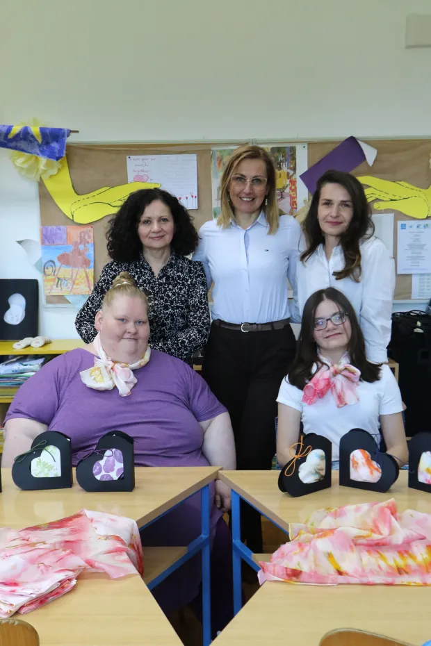 Osijek, 18. 05. 2026, Centar Ivan &Scaron;tark, učenice - pobjednice na Smotri učeničkih zadruga. Sanela Ko&scaron;ki, Maja Radio&scaron; -bučma, Ivana Lončarić i učenice, Elena Kralj i Nina Knežević.snimio GOJKO MITIĆ