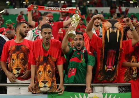 epa10359002 Fans of Morocco prior to the FIFA World Cup 2022 quarter final soccer match between Morocco and Portugal at Al Thumama Stadium in Doha, Qatar, 10 December 2022. EPA/Friedemann Vogel