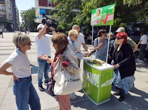 Stranka Možemo! i saborska zastupnica Ivana Kekin u petak su iz Osijeka započeli kampanju pod nazivom "Javno zdravstvo Da, Medikol NE!" prikupljanjem potpisa i razgovorom s građanima.