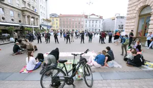 03.06.2023., Zagreb - Zenska mreza Hrvatske u Bakacevoj ulici odrzala akciju kojom zele naglasiti da ne pristaju na krsenje ljudskih prava zena. Photo: Sanjin Strukic/PIXSELL