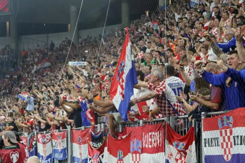 Osijek, 09. 06. 2025, Opus Arene, utakmica, kvalifikacije za svjetsko prvenstvo, Hrvatska - Če&scaron;ka. Navijači, tribine.snimio GOJKO MITIĆ