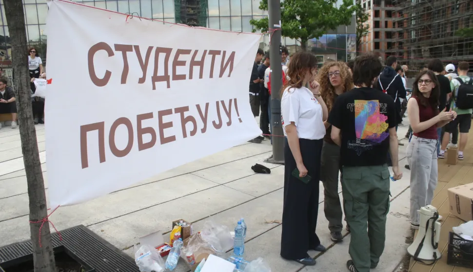 Beograd, 21.05.2026. - Studentski pokret pozvao je građane Srbije na veliki prosvjedni skup u subotu na beogradskom Trgu Slavija pod sloganom "Ti i ja, Slavija, jer studenti pobjeđuju", u okviru kampanje "Studenti pobjeđuju" kojom se traži održavanje izvanrednih parlamentarnih izbora i demokratizacija zemlje. foto HINA/ FoNet/Zoran MRĐA/ ml