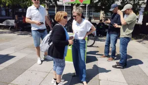 Stranka Možemo! i saborska zastupnica Ivana Kekin u petak su iz Osijeka započeli kampanju pod nazivom "Javno zdravstvo Da, Medikol NE!" prikupljanjem potpisa i razgovorom s građanima.