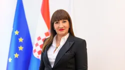 MAGAZINodgovori kolegice Jagode Divić, direktorice Centra za kreativne industrije, obrazovanje i inovativno poduzetni&scaron;tvo HGK, kao i njena fotografija.