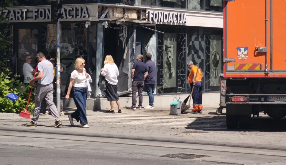 Beograd, 25.05.2026. - U te&scaron;koj prometnoj nesreći u &scaron;irem sredi&scaron;tu Beograda u ponedjeljak je ozlijeđeno 15 osoba kada se tramvaj, iskačući iz tračnica, zabio u prizemlje stambene zgrade. foto HINA/ FoNet/ Aleksandar Mijailović/ ml