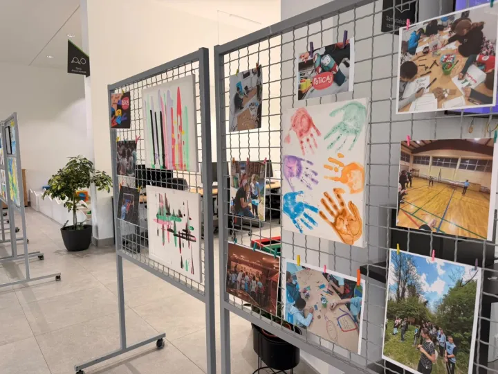 Izložba dječjih radova - ekspresivna art terapija