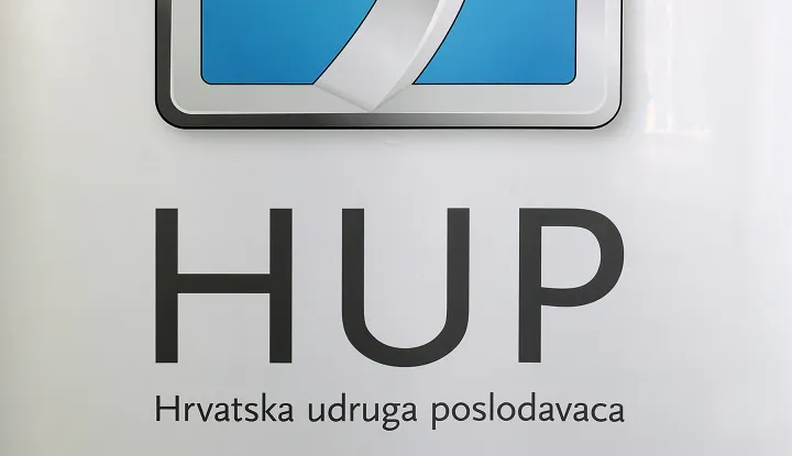 Osijek, 28. 04. 2026., EFOS, seminar, predavanje, EU direktiva o transparentnosti plaća, transparentnost plaća, Sandra Ćupurdija, HUP; Hrvatska udruga poslodavaca; logotip; logoSNIMIO BRUNO JOBST