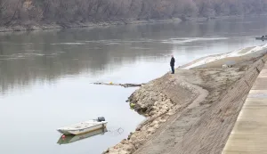 Osijek, 07. 01. 2025., Drava, nizak vodostaj, zima, foto&scaron;etnjaSNIMIO BRUNO JOBST