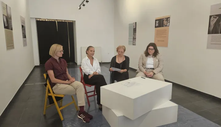 IZLOŽBA "IZA LINIJE FRONTA: NEVIDLJIVE HEROINE" IZNOSI ŽENSKU STRANU RATA