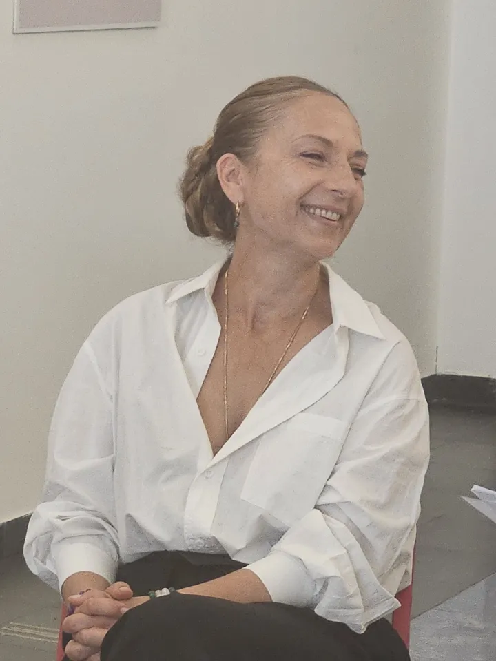 IZLOŽBA "IZA LINIJE FRONTA: NEVIDLJIVE HEROINE" IZNOSI ŽENSKU STRANU RATA, SANDRA LONČARIĆ