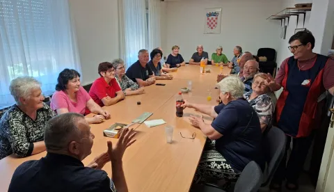 Umirovljenici iz Donjih Andrijevaca posjetili PP Vrpolje