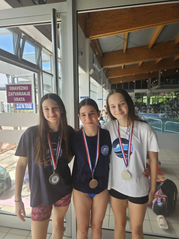Osječki plivači osvojili 29 medalja na Sova kupu u Vinkovcima