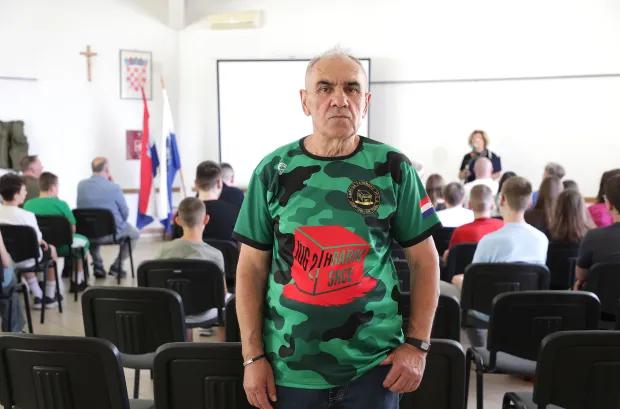 Osijek, 28. 05. 2026., GČ Jug 2, sat povijesti, branitelji i učenici, Dan državnosti, Dan GČ Jug 2, Željko GajićSNIMIO BRUNO JOBST